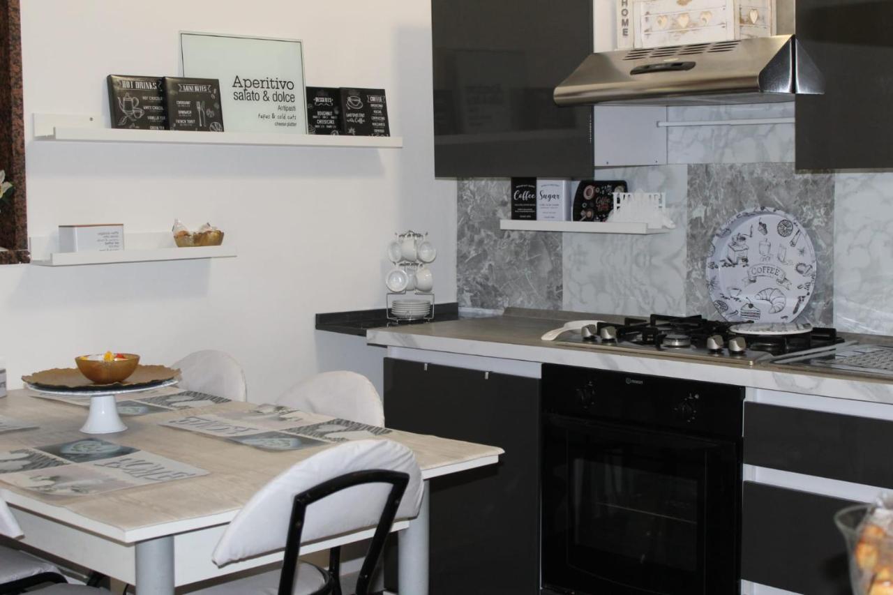 Chez Les Soeurs Apartment Помпей Екстериор снимка