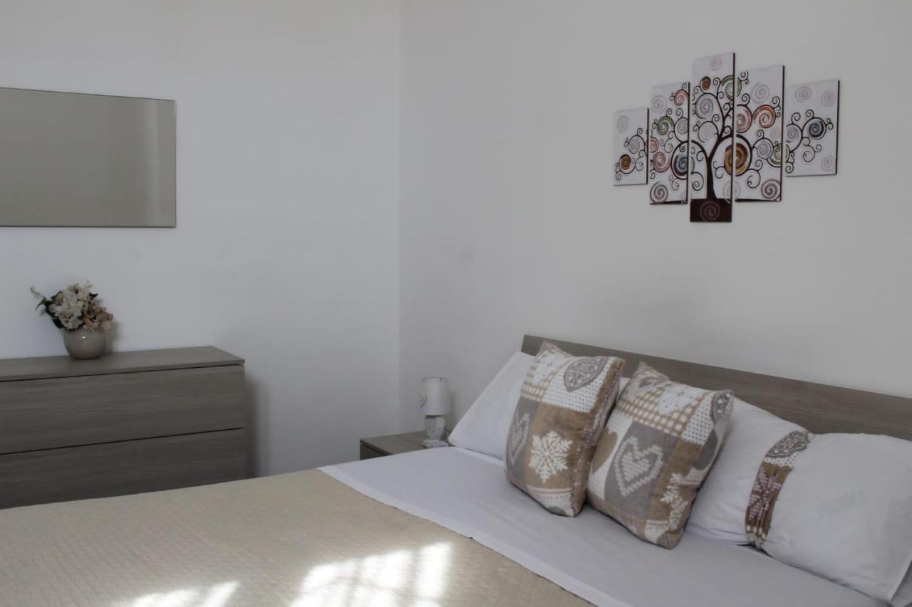 Chez Les Soeurs Apartment Помпей Екстериор снимка